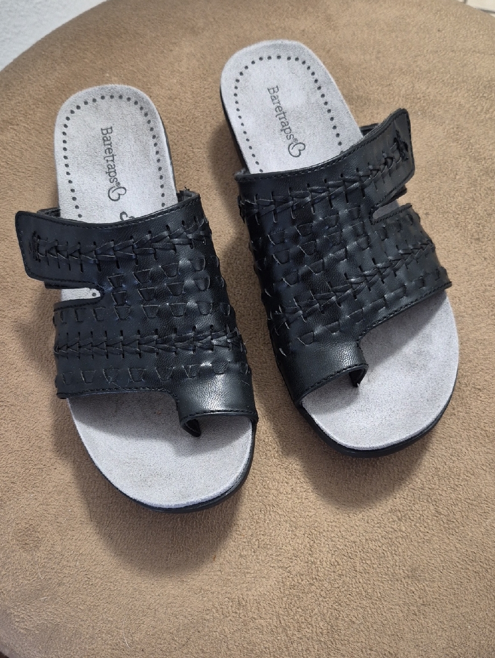 BareTraps Black Woven man-made leather Toe-Loop Slide Sandals
